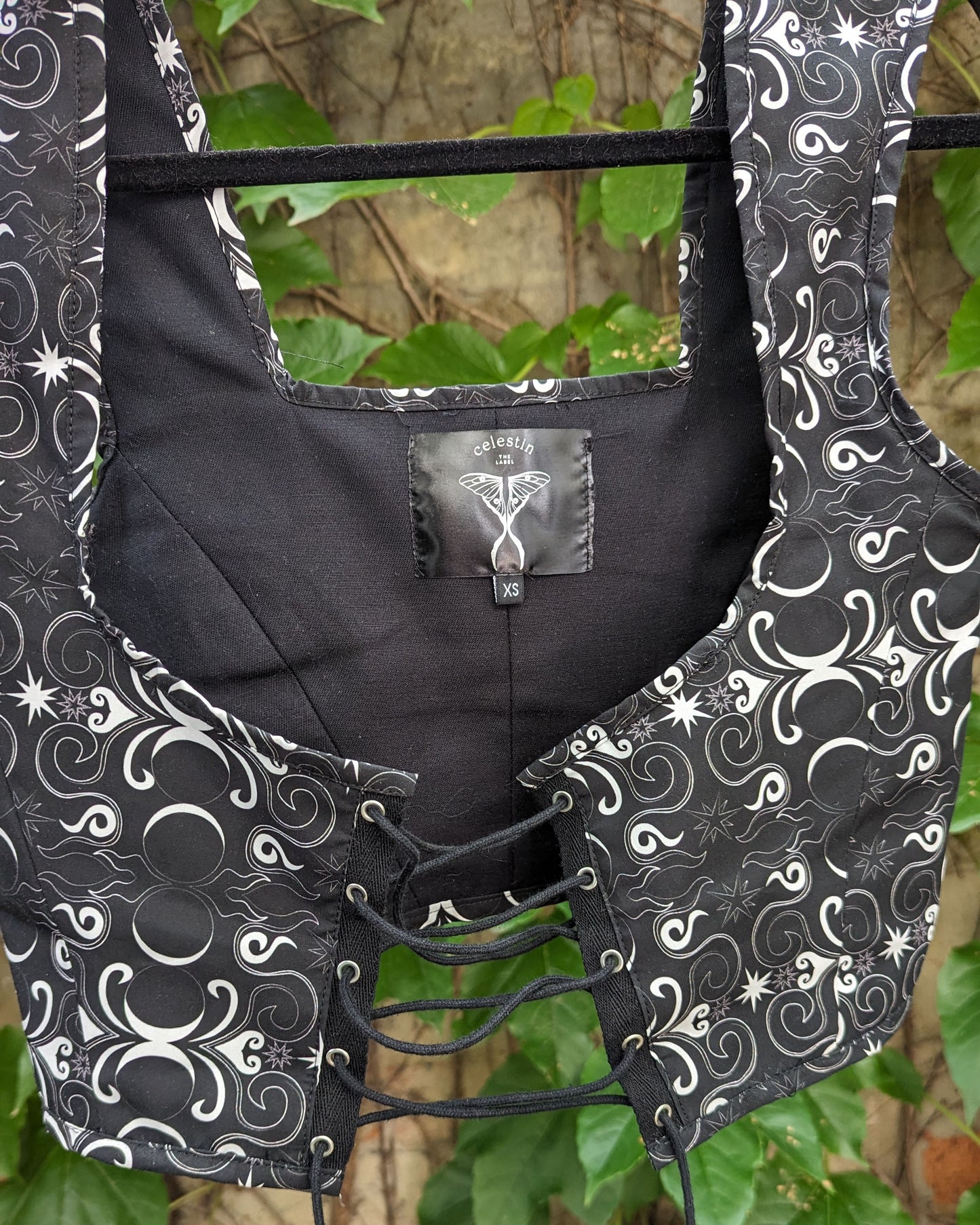 Scarlet Stay |  Nyx Print